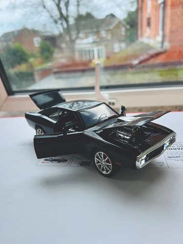 Diecast model car charger - diecast, 1:24