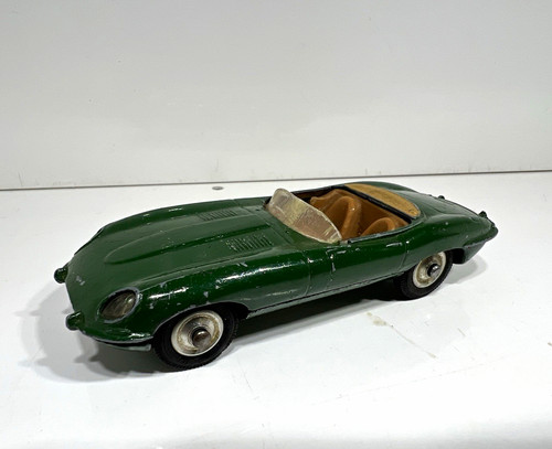 Corgi toys 310 jaguar - toys,